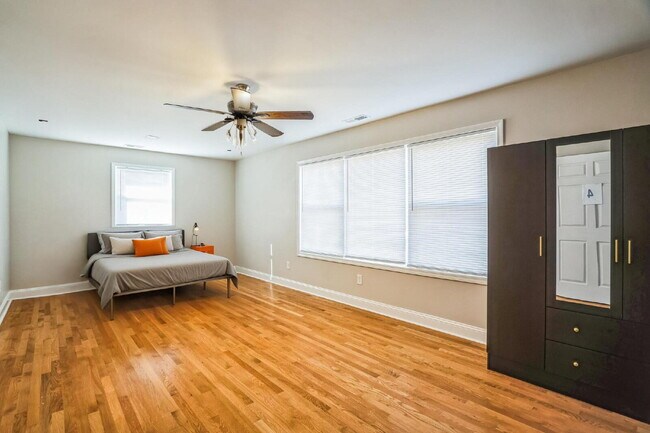 Building Photo - Stylish, Newly-Renovated Home in Raleigh with Great Location!