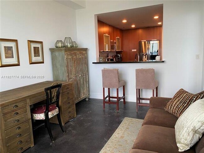 Building Photo - 7901 Hispanola Ave