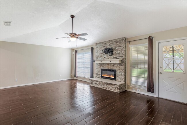 Building Photo - 8903 Wilson Reid Dr