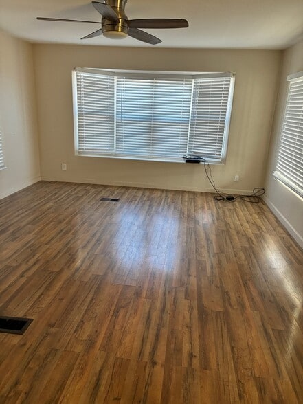 Building Photo - 172443-172466 W 66th Ln