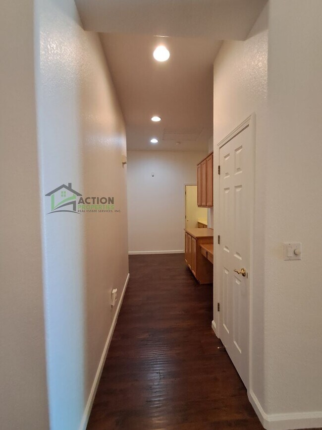 Building Photo - 7197 Marblethorpe Dr