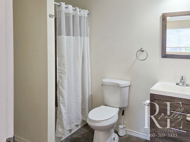 Building Photo - Port Angeles Coastal Living