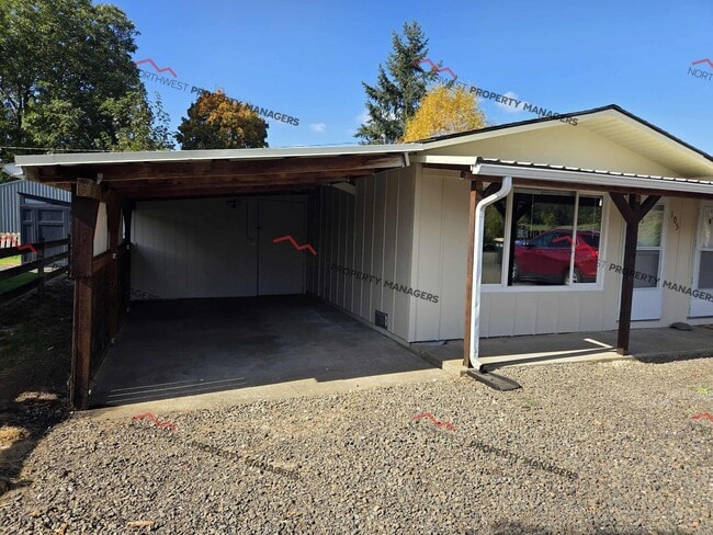 Building Photo - 105 Engle Dr