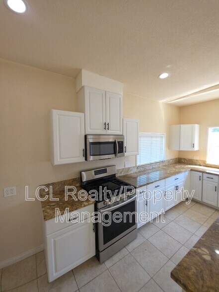 Building Photo - 32958 CA-74
