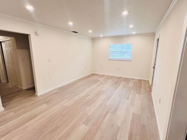 Building Photo - 5800 Virginia Ave