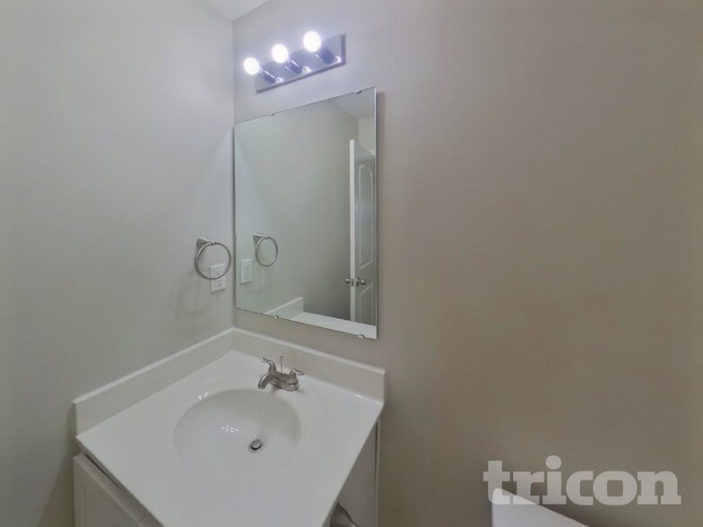 Building Photo - 631 Buckskin Rd