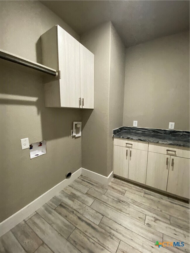 Building Photo - 1020 Mellow Breeze