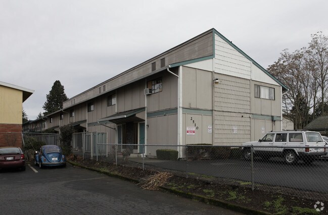 Building Photo - 2510 E 8TH St