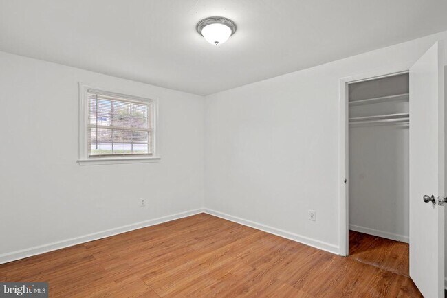 Building Photo - 7515 Pleasant Way