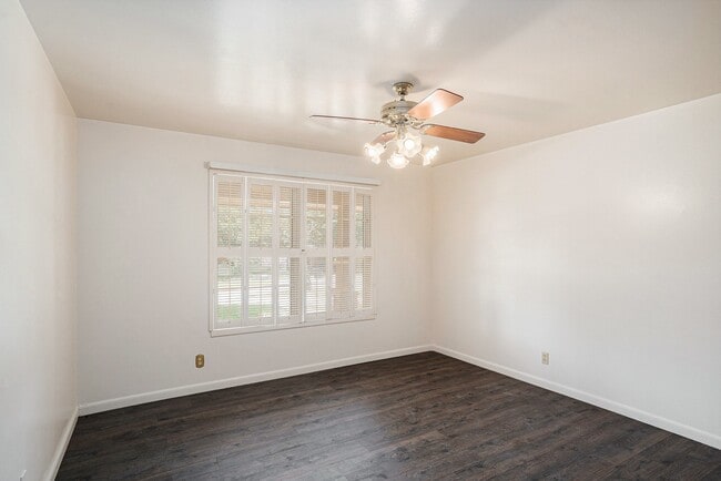 Building Photo - 7527 Quail Run Dr
