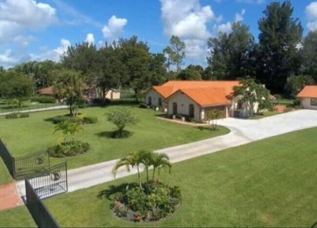 Building Photo - 14870 Horseshoe Trce