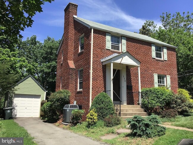 Building Photo - 110 S Woodrow St