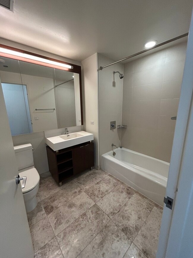 Building Photo - 500 N Lake Shore Dr