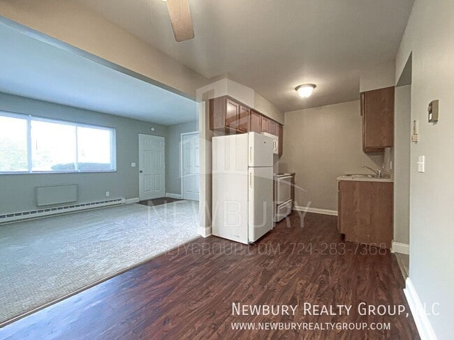 Building Photo - 1 Sunbury Estates