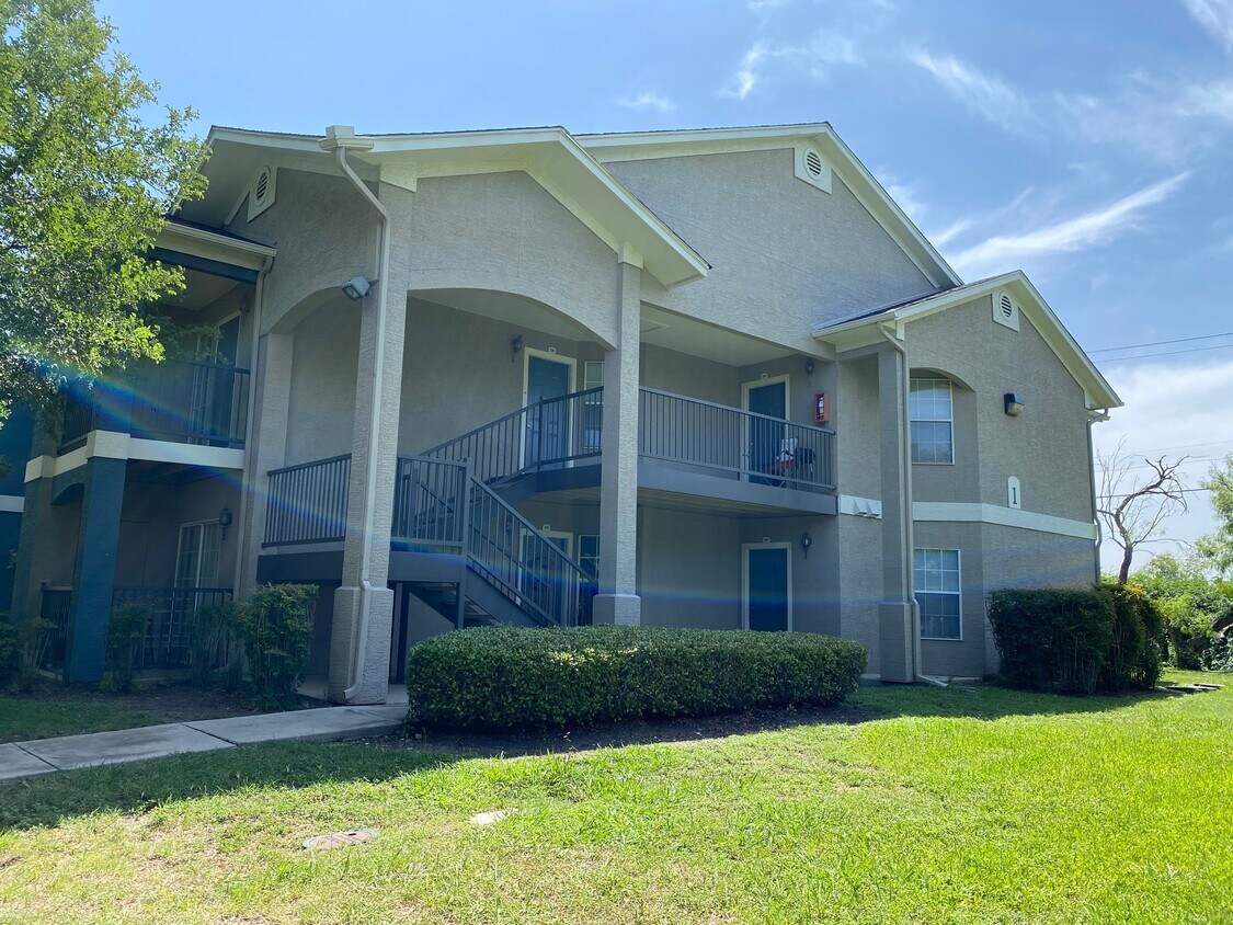 Rosillo Creek Apartments San Antonio