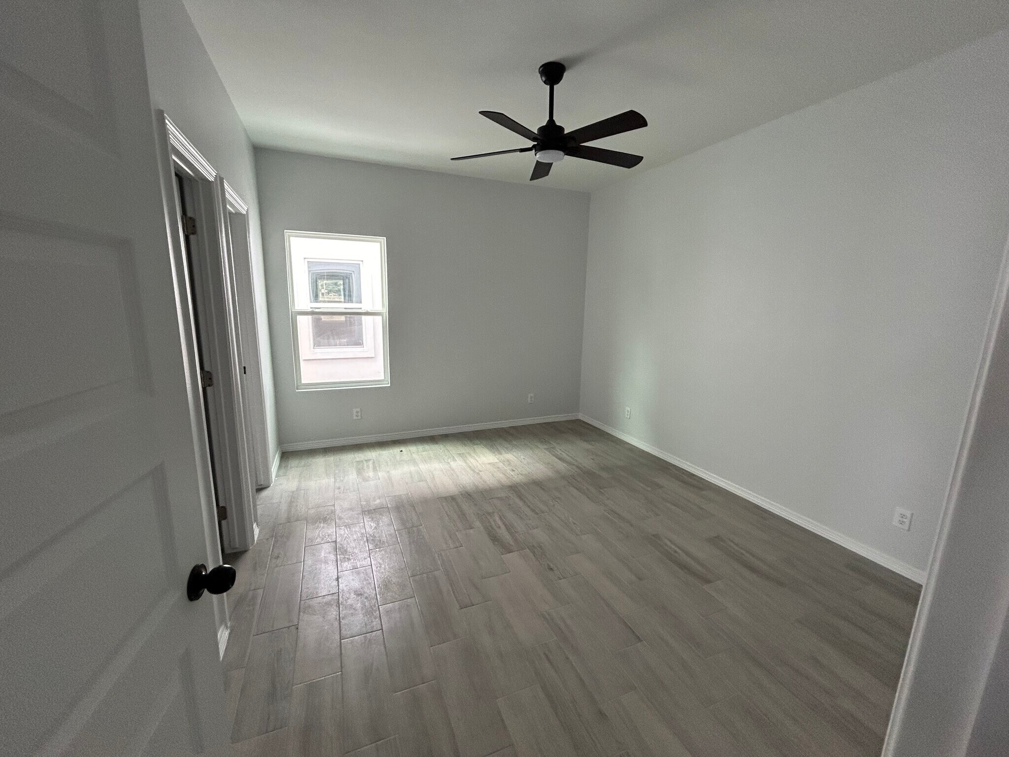 Building Photo - 1409 S Michigan St