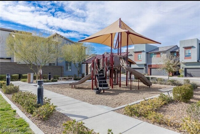 Building Photo - 2518 Veronella St