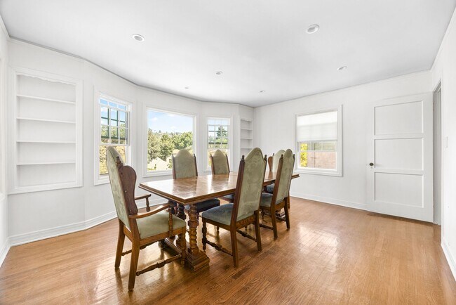 Building Photo - Stunning, remodeled rental in Historic Fra...