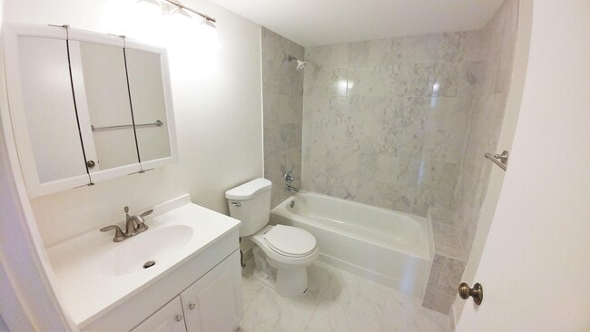 Building Photo - 1001 Green Pine Blvd