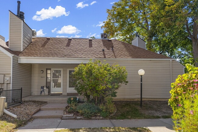 Building Photo - 2618 S Xanadu Way