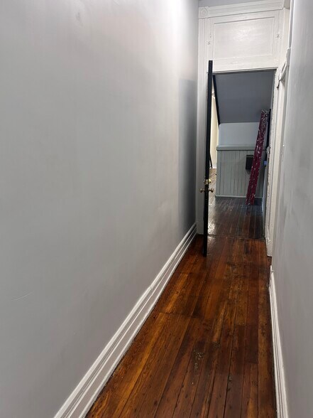 Building Photo - 30 West Court Street