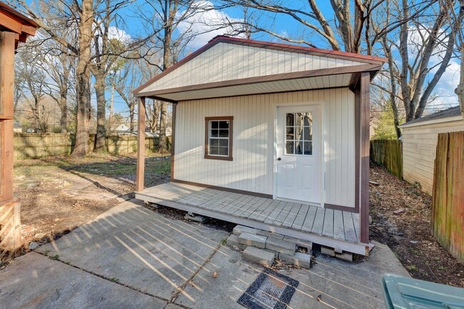Building Photo - 3780 Shirlwood Ave