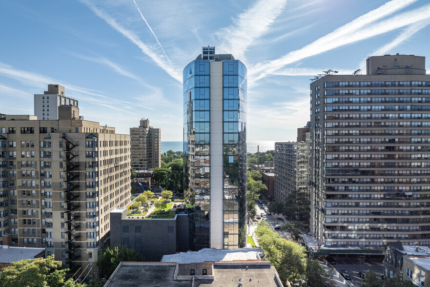 Aerial Context - 2950 North Sheridan