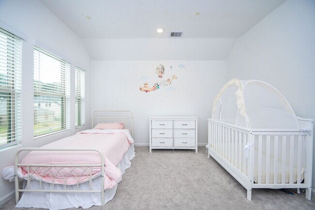 Building Photo - 28722 Mount Bonnell Dr