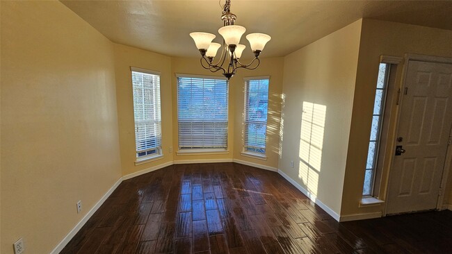Building Photo - 2320 Shady Pine Dr
