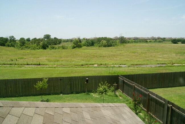 Building Photo - Spacious 5 Bedroom Home in Reserve at Westcreek