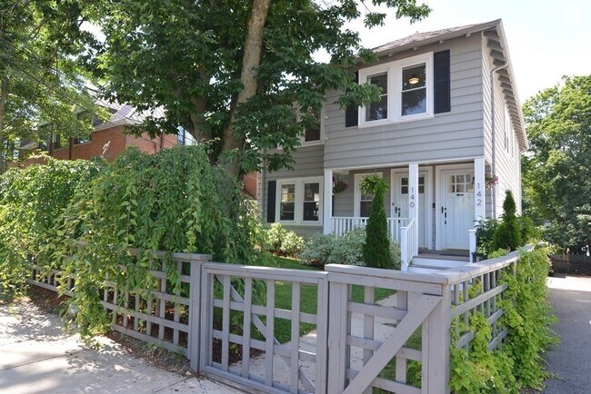Primary Photo - 142 Trapelo Rd