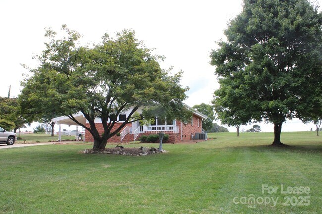 Building Photo - 4241 Burton Ln