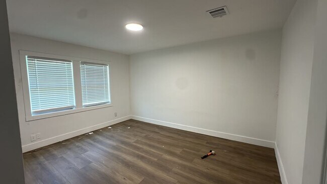 Building Photo - BEAUTIFUL HOME IN HOUSTON. MOVE IN READY!.