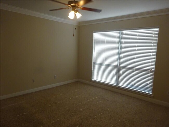 Building Photo - 2299 Lone Star Dr