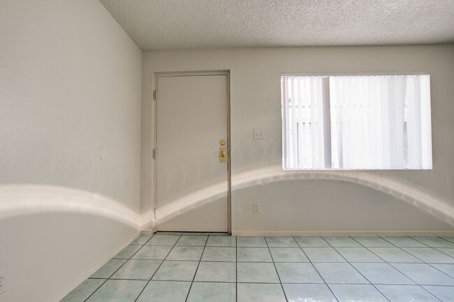 Building Photo - 7850 E Glenrosa Ave