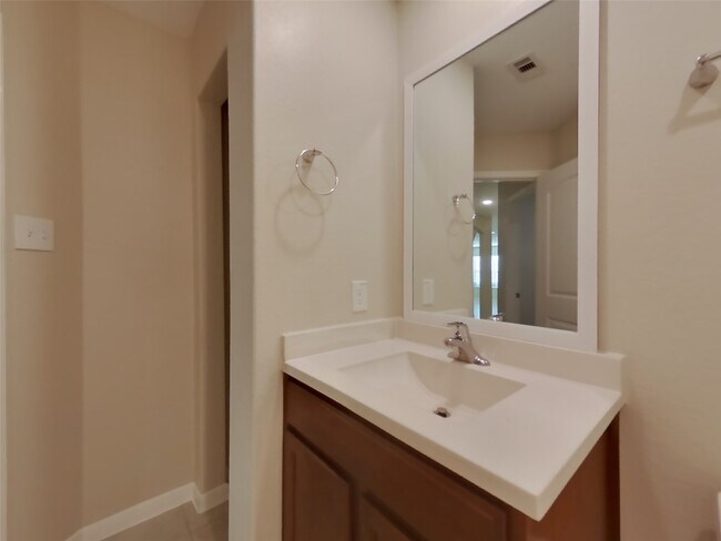 Building Photo - 821 Painted Bison Dr