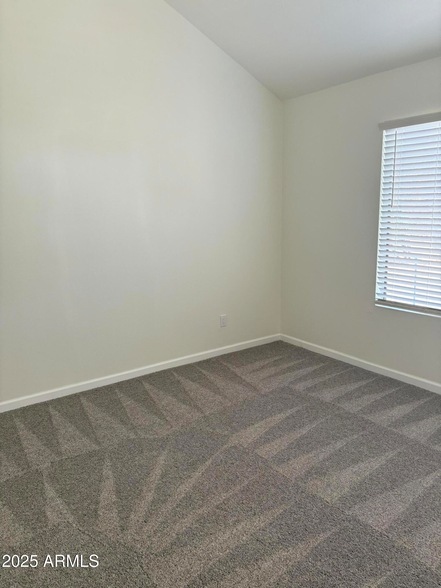 Building Photo - 10055 E Mountainview Lake Dr