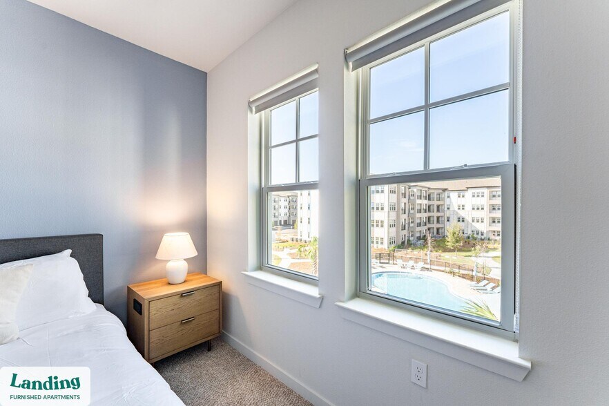 Building Photo - 1225 Utica Dr