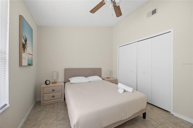 Building Photo - 2116 Cypress Bay Blvd