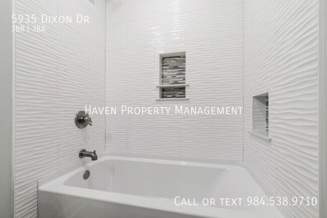 Building Photo - 5935 Dixon Dr