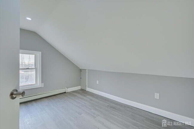 Building Photo - 36 2nd Ave