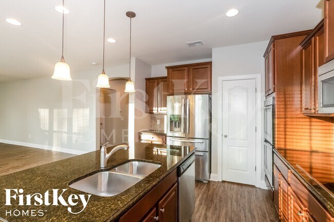 Building Photo - 156 Blossom Ridge Dr