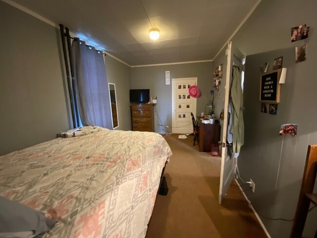 Building Photo - 1204 Kenwood Ave