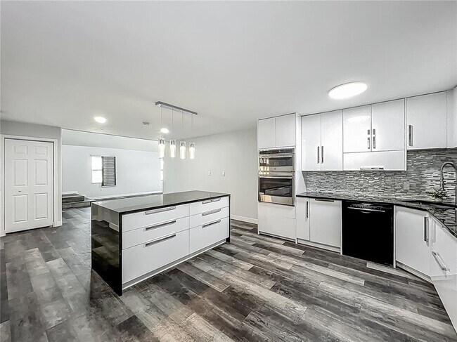 Building Photo - 120 Aldean Dr