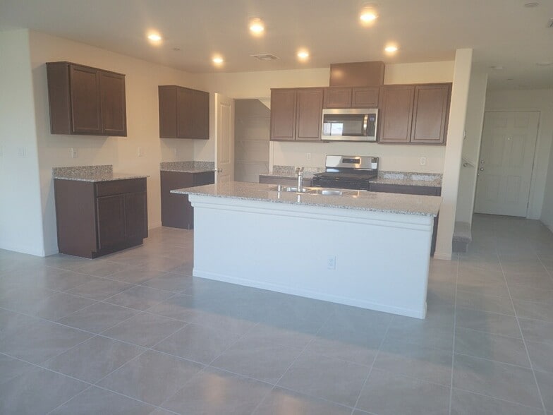 Kitchen - 8944 Juniper Knoll Ave