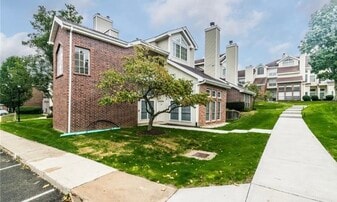 Building Photo - 131 Carriage Crossing Ln