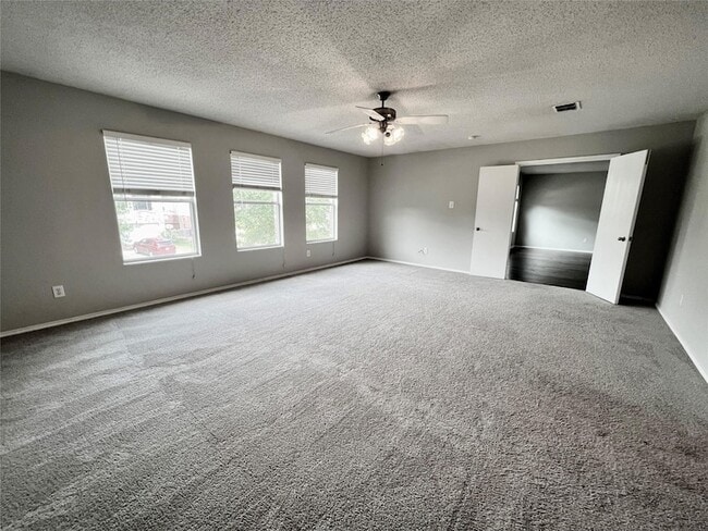 Building Photo - 2625 Lake Meadow Dr