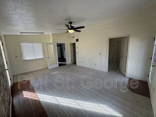 Building Photo - 3059 Bayberry Cir