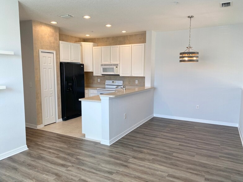 Building Photo - 4228 Via Piedra Cir