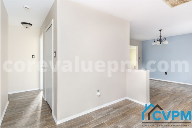 Building Photo - 12110 Tulip Grove Dr